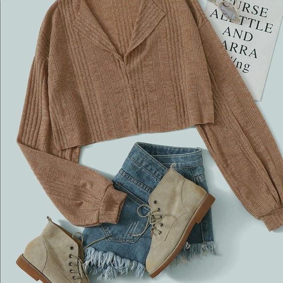 ✨MAKE AN OFFER‼️ Mid-Drift Top 💕 - Picture 5 of 8